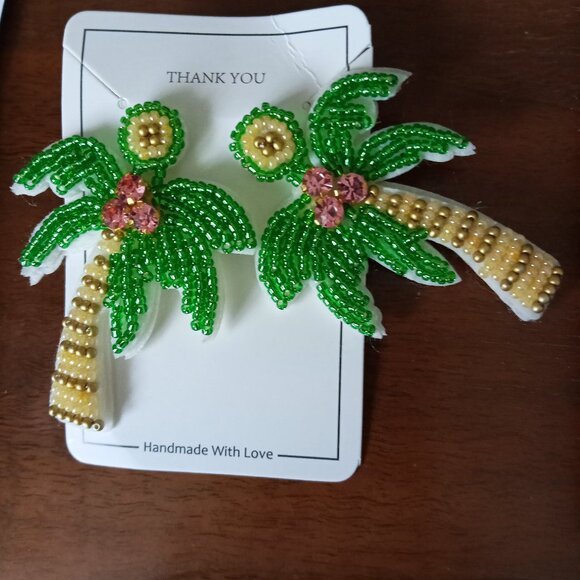 Coconut Palm Tree Dangle Earrings beaded  NEW - Picture 3 of 3